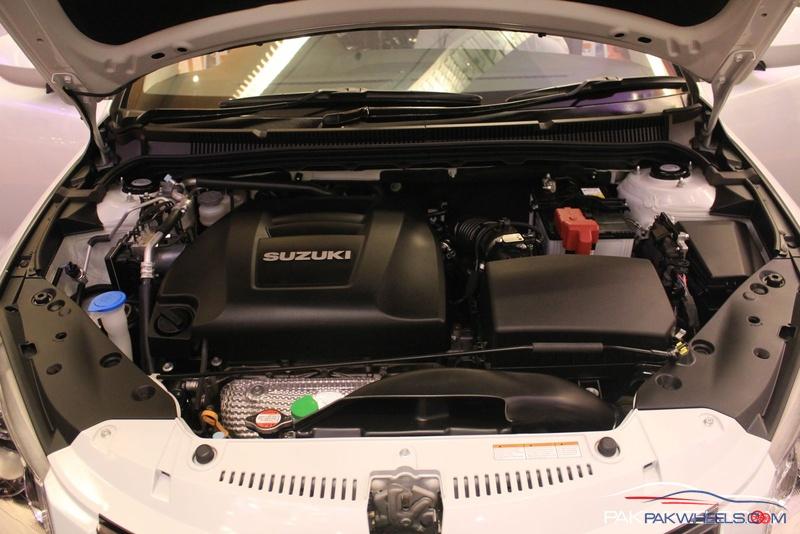 Suzuki Kizashi Exterior Engine Bay